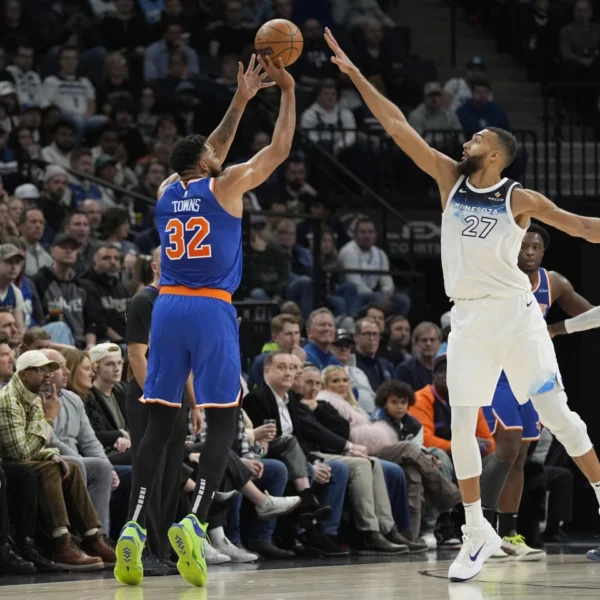 Karl-Anthony Towns Shines in Emotional Return as Knicks Dominate Timberwolves