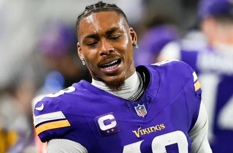 Justin Jefferson Pays Emotional Tribute to Randy Moss During Vikings’ Playoff Push