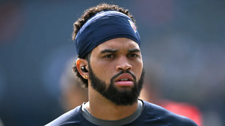 Caleb Williams Speaks Out on Chicago Bears’ Struggles: “I Have to Roll with the Punches”