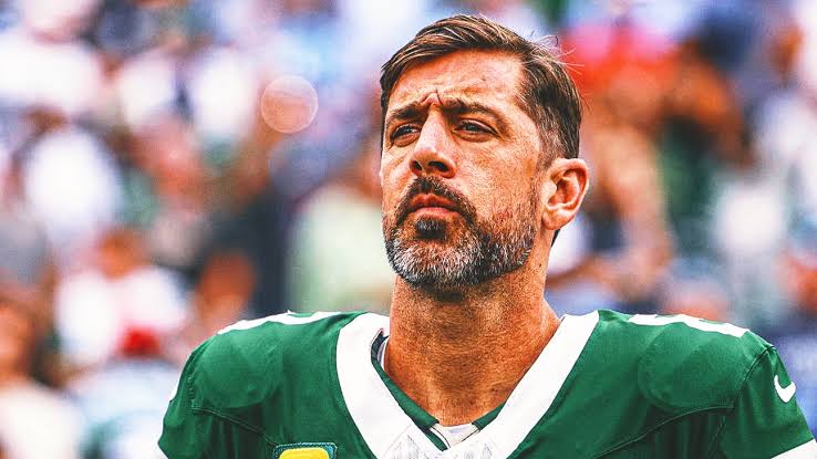 Tua Tagovailoa Praises Aaron Rodgers Ahead of Dolphins-Jets Showdown: A Duel of Respect and Rivalry