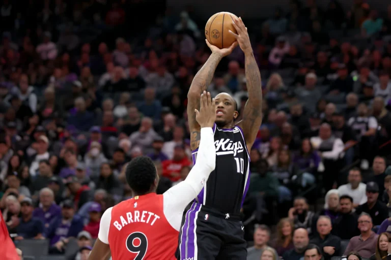 Sacramento Kings win against Toronto Raptors thanks to the trio Derozan-Murray-Sabonis. Sacramento Kings win against Toronto Raptors thanks to the trio Derozan-Murray-Sabonis.