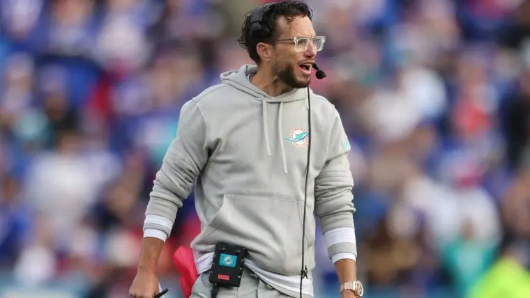 Mike McDaniel sends strong message to Tyreek Hill and Tua Tagovailoa after Dolphins break losing streak