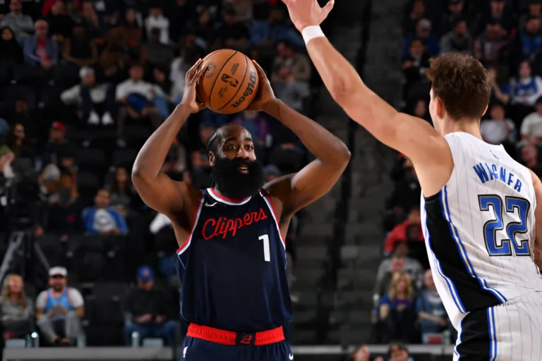 James Harden Leads Clippers to 104-93 Win Over Magic, Extending Home Streak
