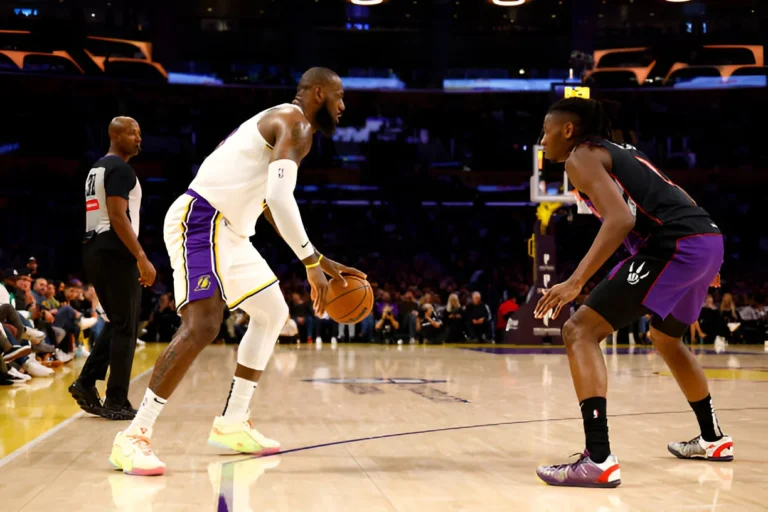 Lebron James leads Lakers to an amazing performance against Toronto Raptors.