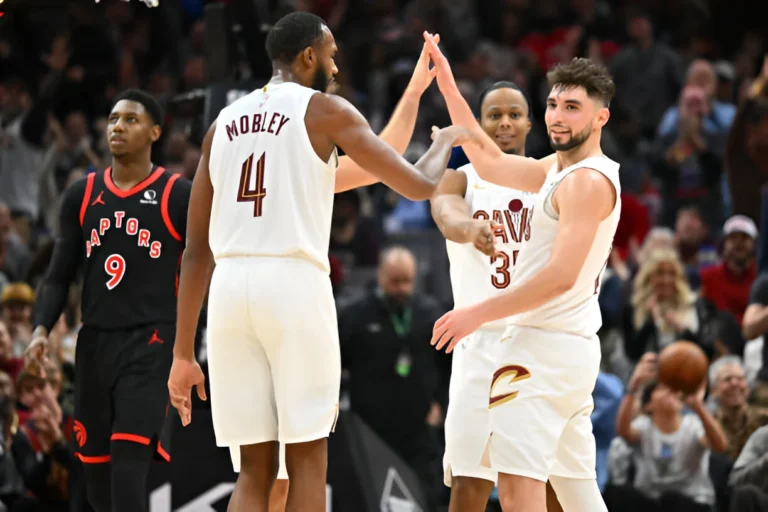 Donovan Mitchell, Ty Jerome Shine as Cavaliers Stay Perfect at Home, Top Raptors 122-108