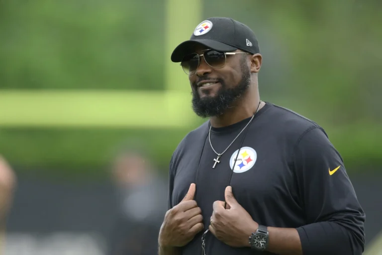 Mike Tomlin and Steelers Reportedly Commit to Russell Wilson as Franchise QB for the Future