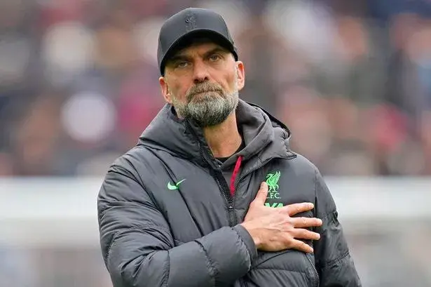 Klopp’s Reported Plan to Replace Salah with Antony Amid Contract Uncertainty at Liverpool
