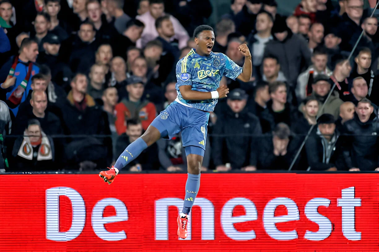 Jorrel Hato, the youngster who is the objective of Arsenal and Liverpool, will leave Ajax.