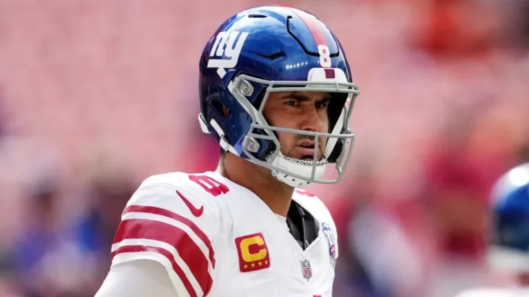 Giants signal to Daniel Jones: perform or prepare to pack
