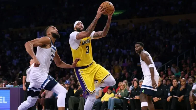 Anthony Davis sends a strong message to Lakers teammates on sacrifice and championship path