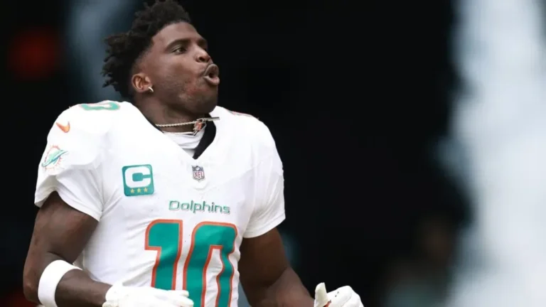 Dolphins Provide Clarity on Tyreek Hill’s Status for Week 11 Matchup vs. Raiders