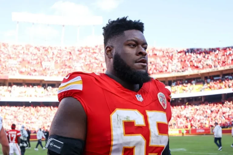 Chiefs Facing Potential Loss of Key Offensive Line Piece in Trey Smith