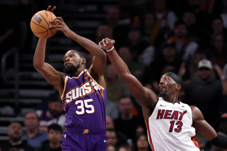 Suns extend their winning streak to a 7-1 record with the victory against Heat.