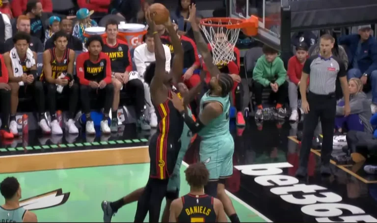 Jalen Johnson Shines as Hawks Edge Hornets in Thriller, Extending Charlotte’s Losing Streak
