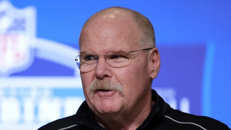 Andy Reid’s Pivotal Gamble: Chiefs Look to D.J. Humphries to Protect Patrick Mahomes