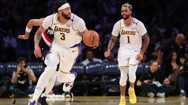 Anthony Davis Praises Lakers’ Depth in Win Over Blazers Without LeBron James