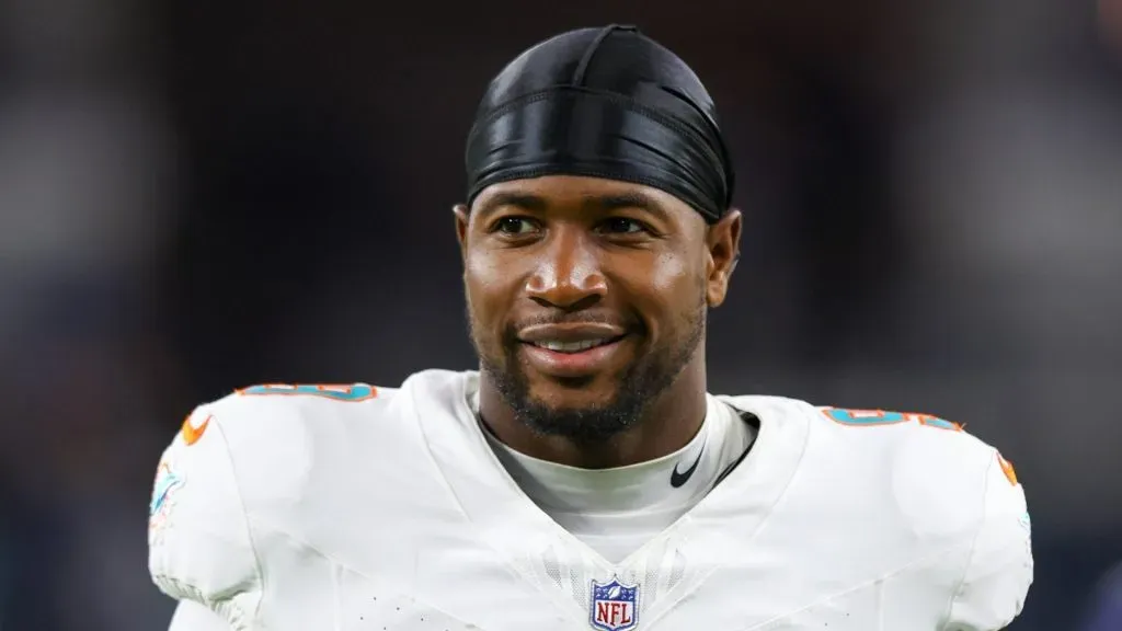 Jonnu Smith Fined Amid Career-Best Season with Tua Tagovailoa’s Dolphins