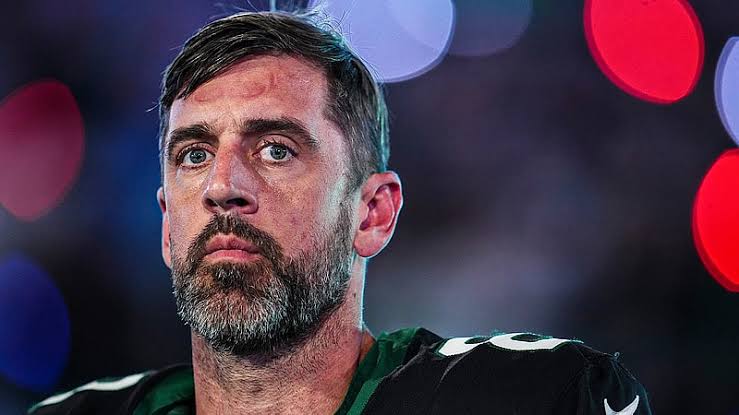 Aaron Rodgers’ Future with the Jets in Doubt: “Long Shot” for 2025 Return