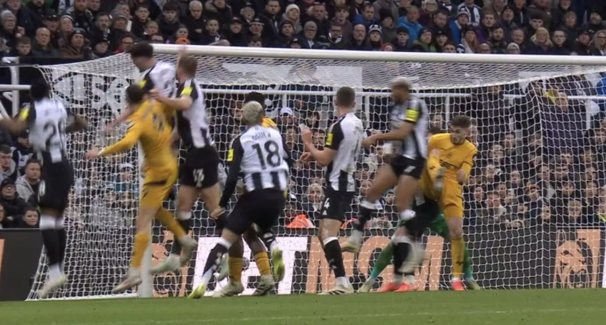 VAR Controversy: Santiago Bueno’s Disallowed Goal Highlights Newcastle’s Dominance Over Wolves