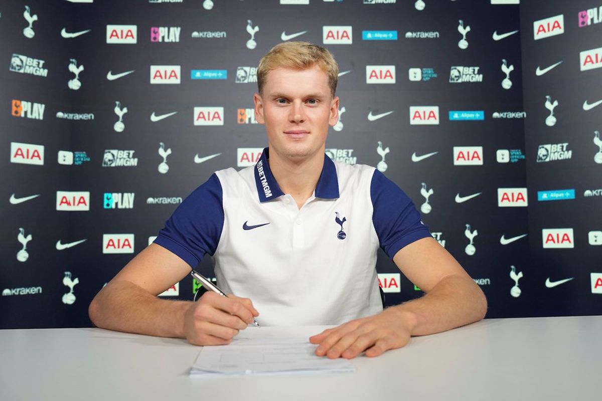 Tottenham Secure Antonin Kinsky: What It Means for Vicario and the Squad