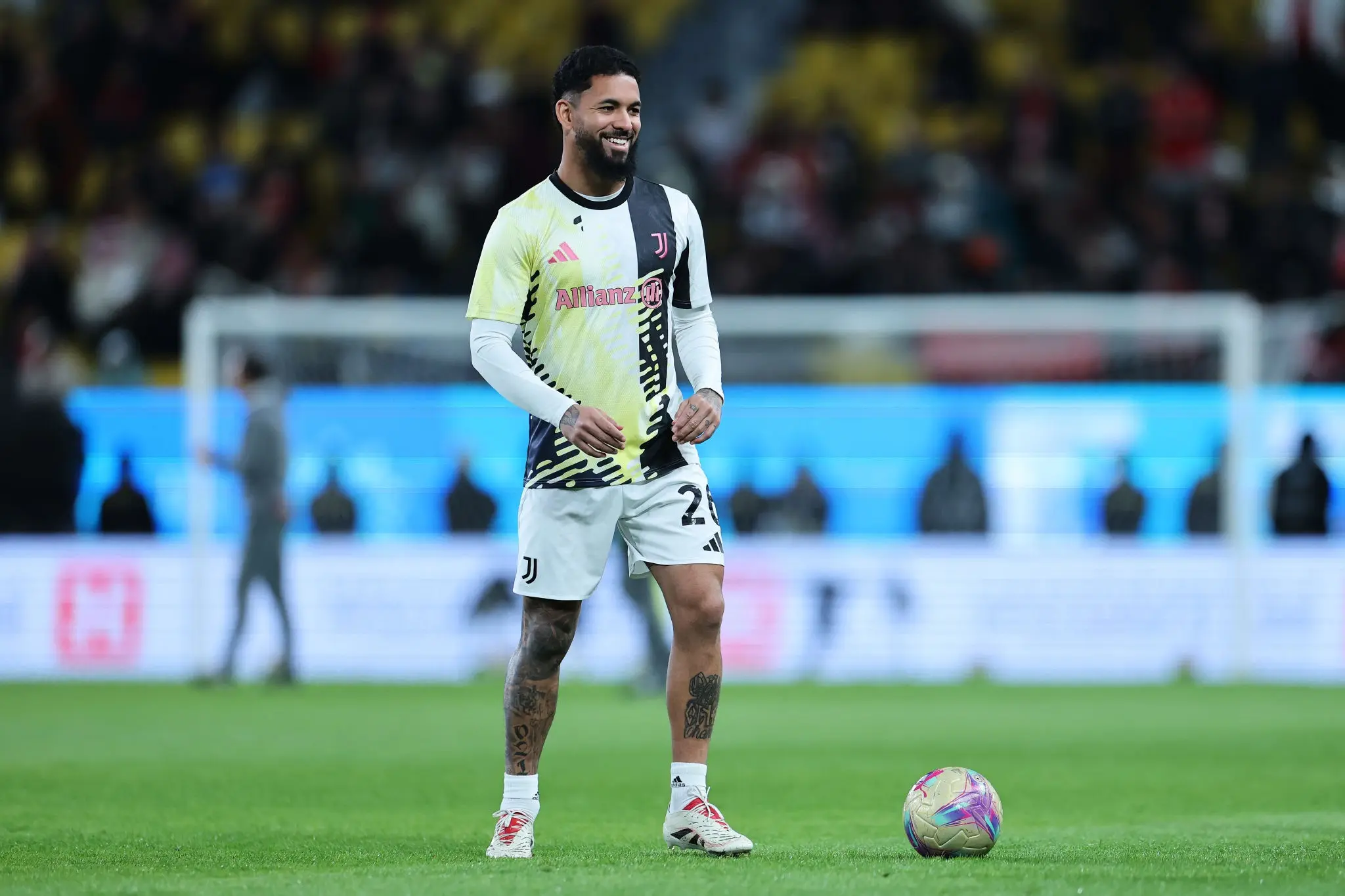 Chelsea Challenges Man City for Douglas Luiz in Unexpected Loan Move to Strengthen Midfield