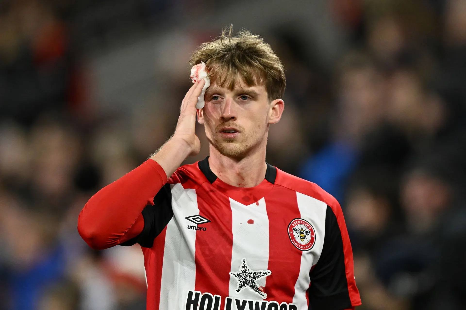 VfL Wolfsburg Eyes Strategic Loan Move for Brentford’s Mads Roerslev Amid Growing Interest