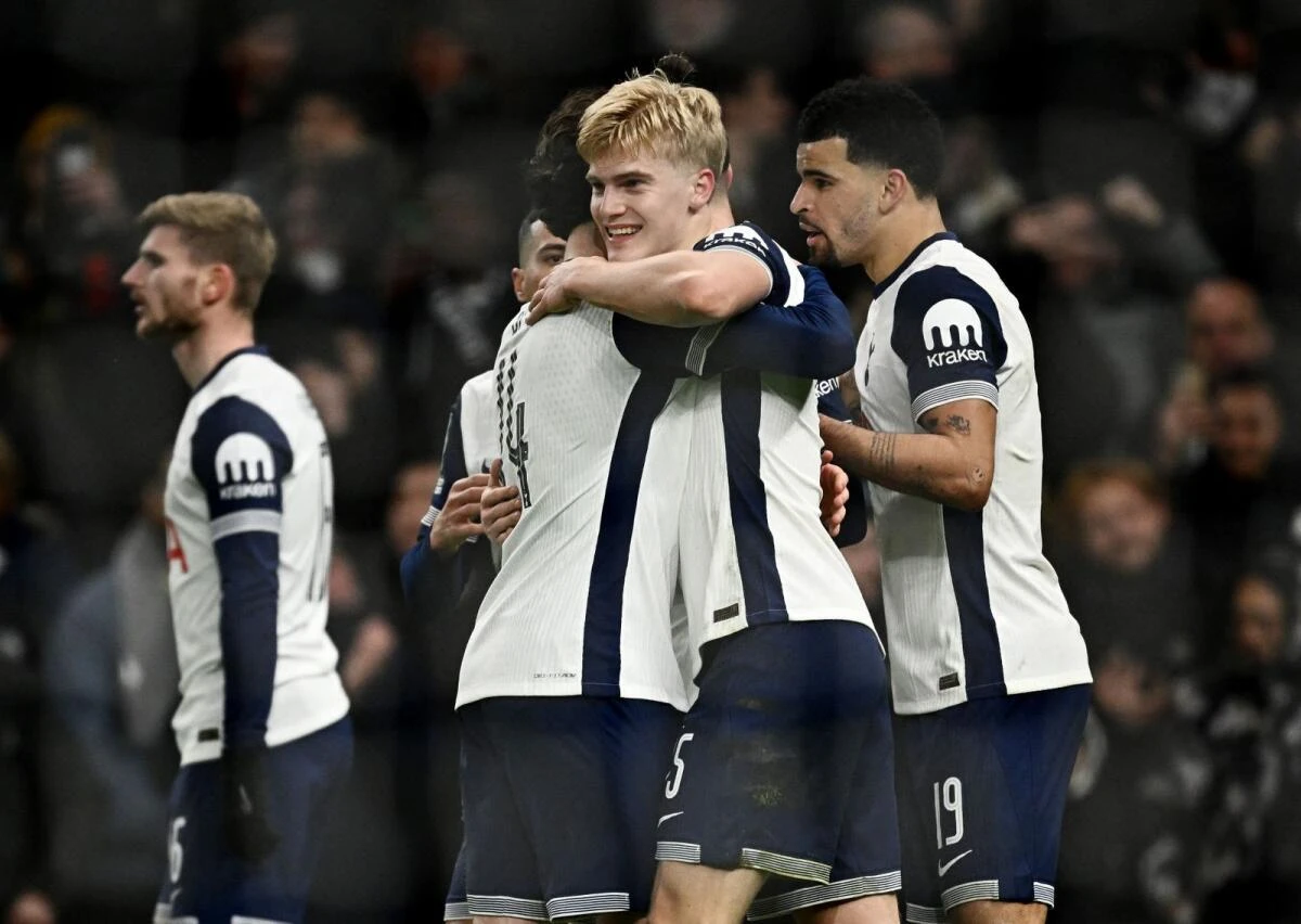 Postecoglou Champions Young Spurs in Leadership Push Amidst Challenging Season