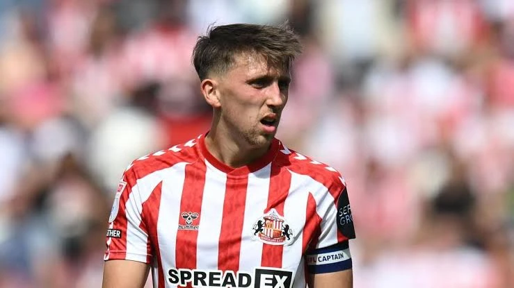 Everton Targets Sunderland’s Dan Neil Amid High Transfer Fee Hurdle