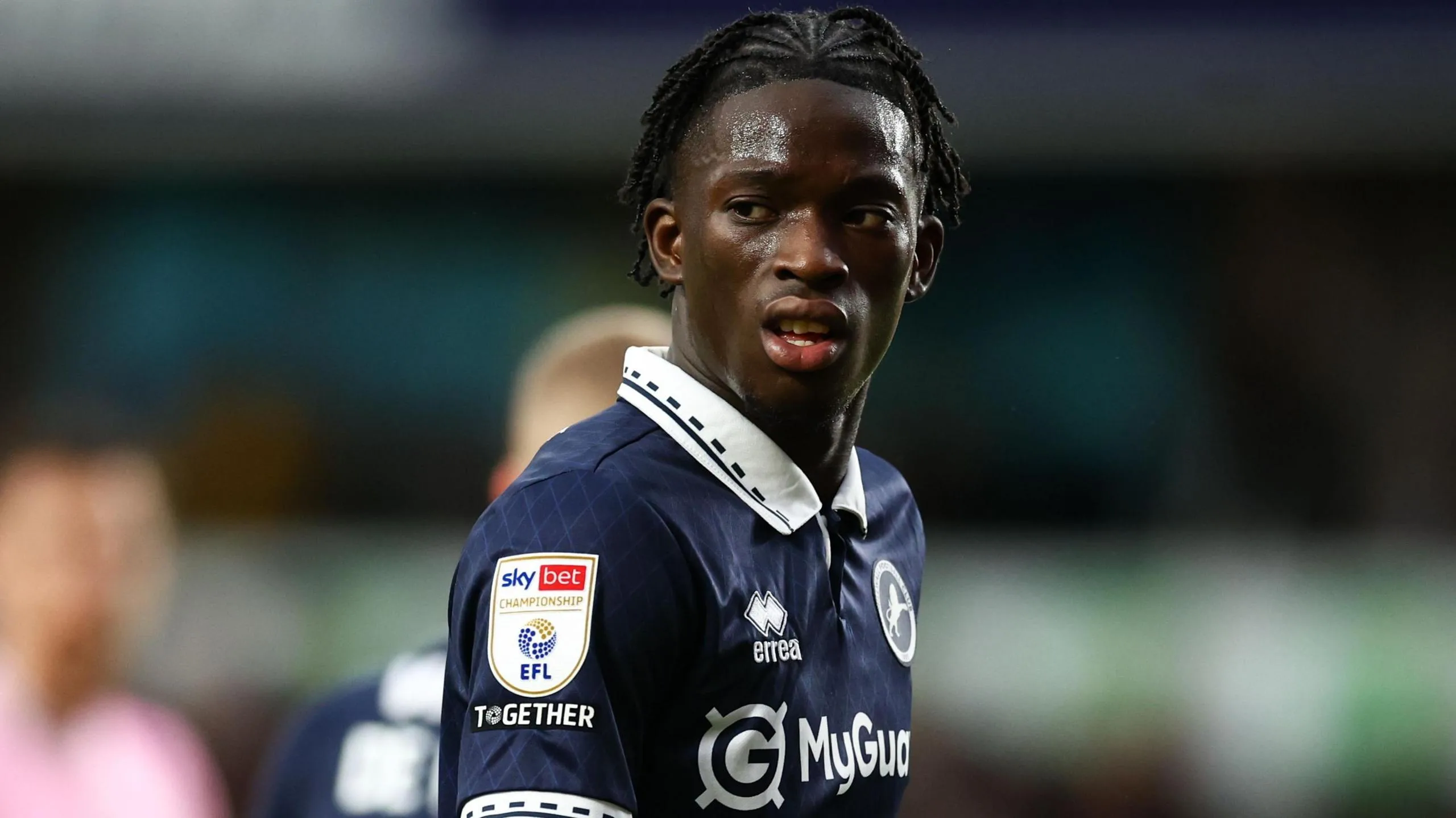Crystal Palace Secures Romain Esse from Millwall in Long-Term Deal Until 2030