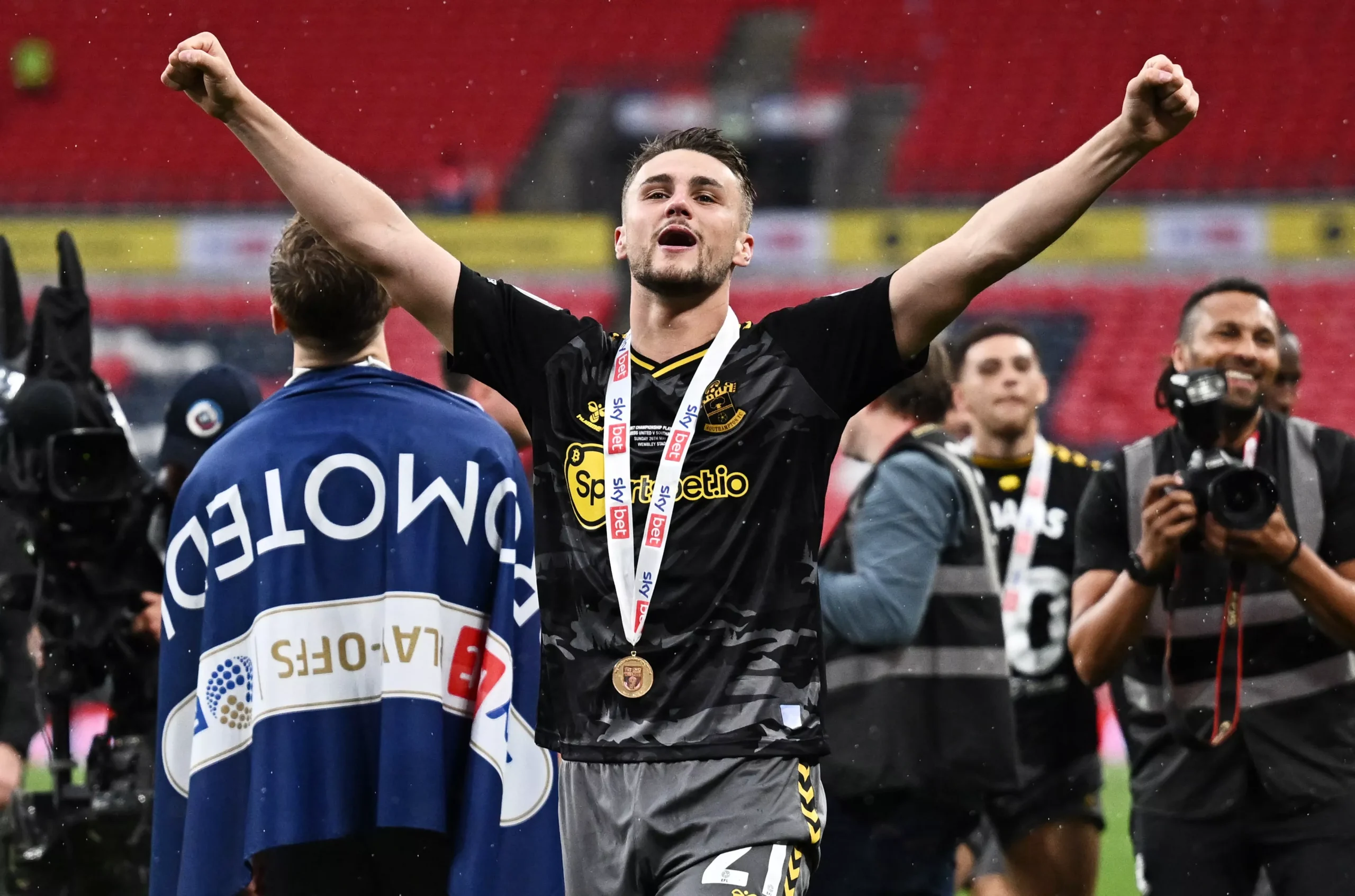 West Ham Set to Bolster Defence with Taylor Harwood-Belis