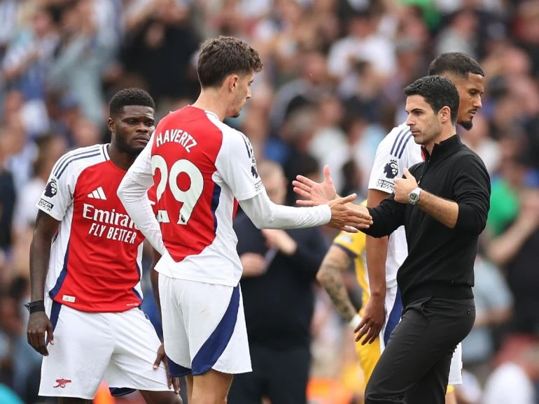 Arsenal’s Striker Crisis Deepens as Fabrizio Romano Clarifies Transfer Status