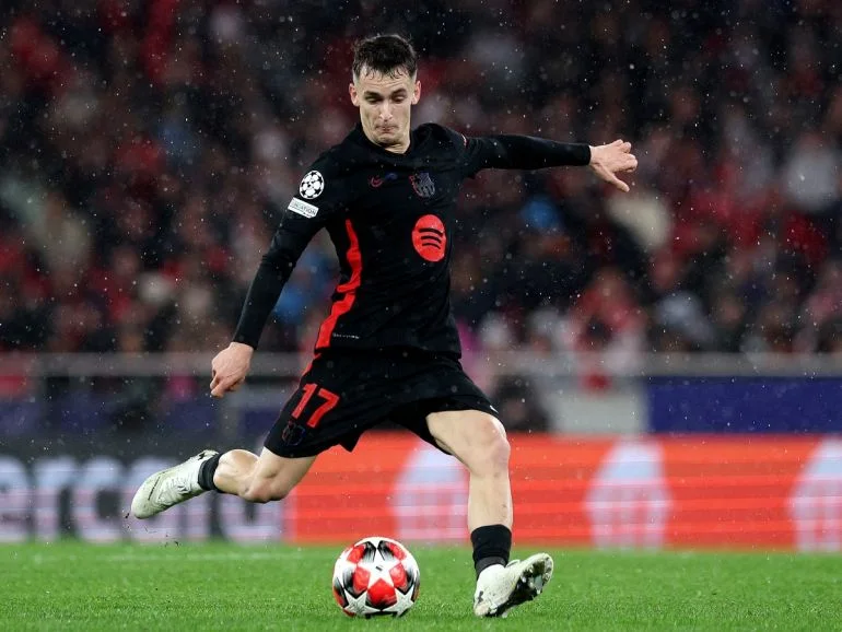 Chelsea Eye Barcelona Midfielder as Blues Weigh Their Options