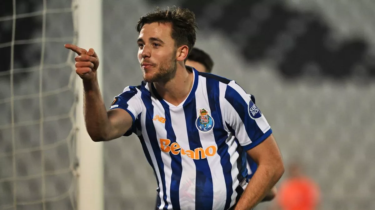 Paul Merson Criticizes Manchester City’s £50m Transfer Move for Nico Gonzalez: A ‘Panic Buy’