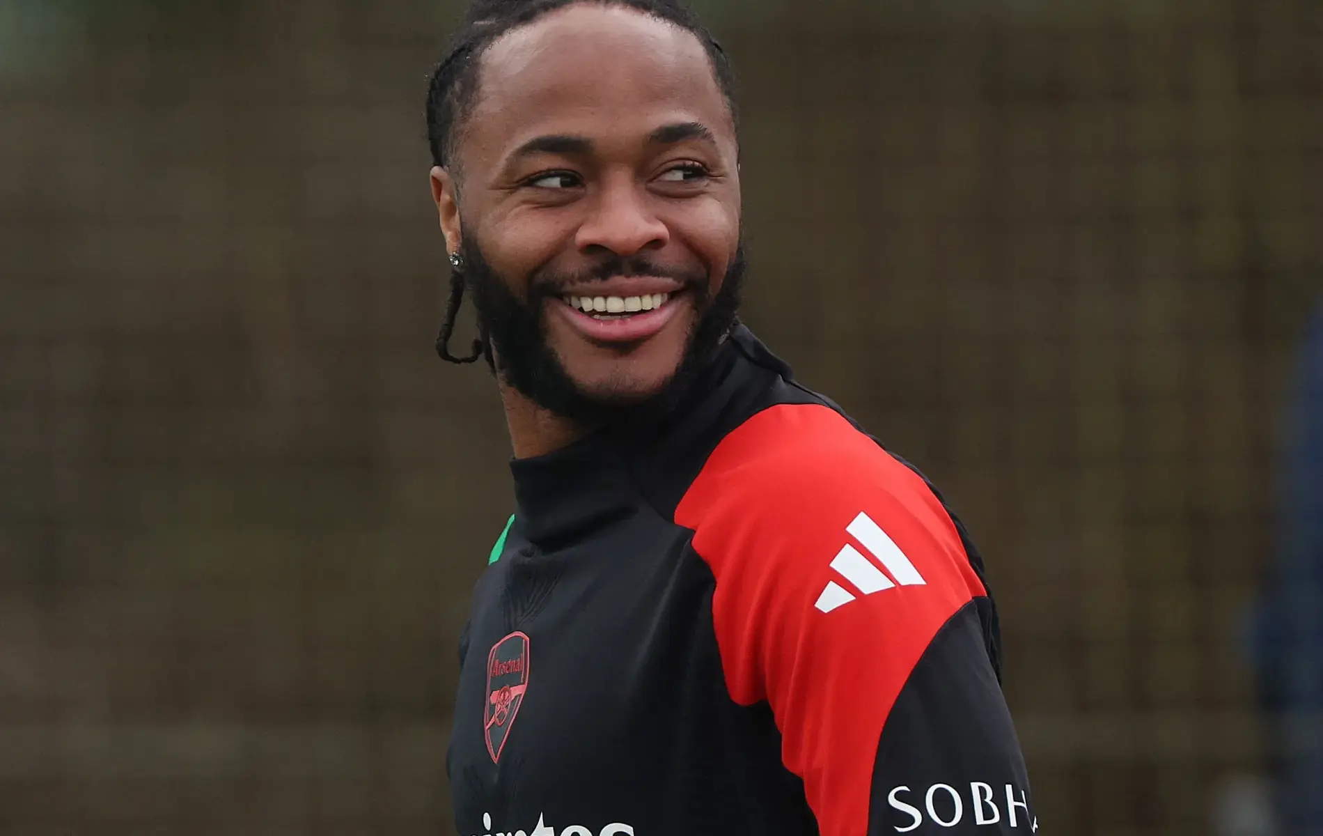 Sterling Under Fire: Arsenal’s Reckless Error in Leicester Clash