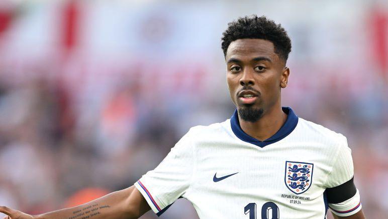 West Ham Targets Angel Gomes in Transfer Showdown