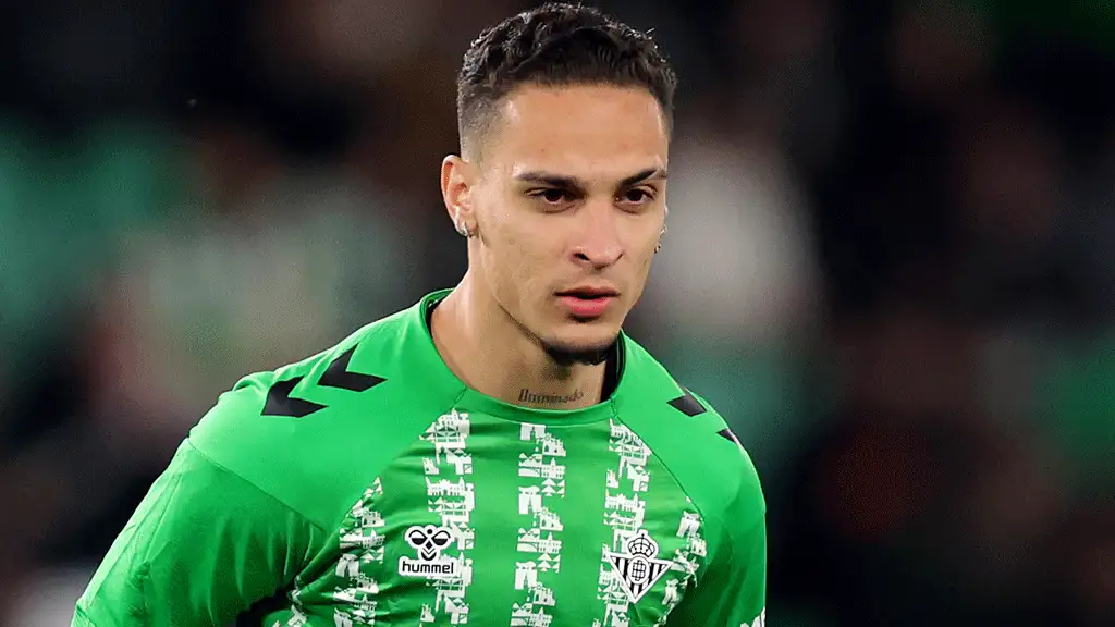 United’s Transfer Tussle: Antony’s Future in the Balance