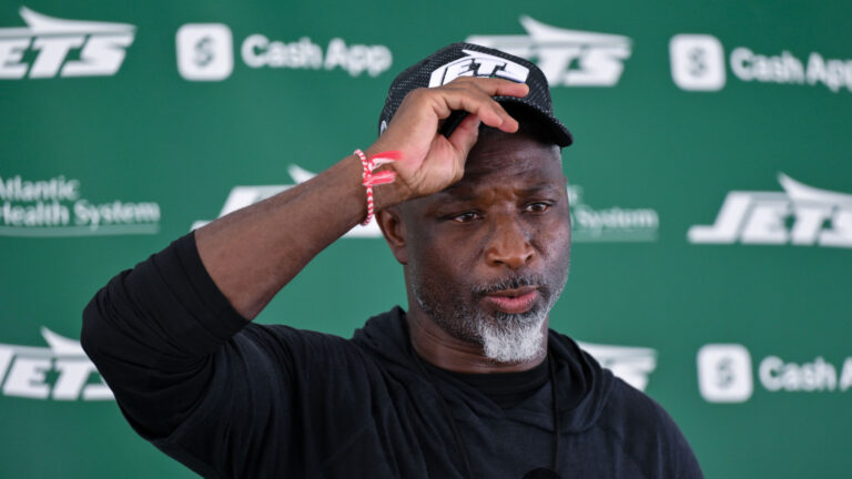 New York Jets’ Head Coach Aaron Glenn Feels the Heat of the Big Apple Spotlight
