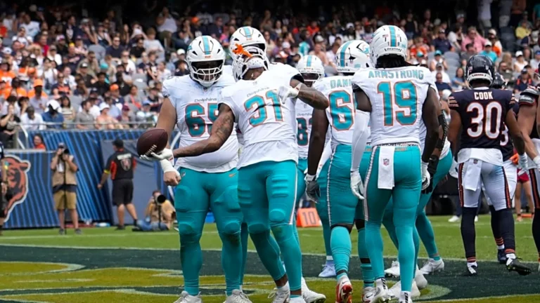 Miami Dolphins Running Back Dilemma: Who Will Step Up in De’Von Achane’s Absence?