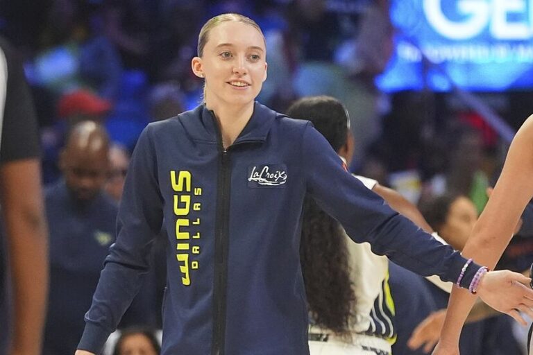 Paige Bueckers Shines as 2025 WNBA Rookie of the Year