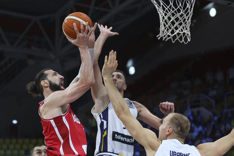 Giannis Antetokounmpo Leads Greece to EuroBasket Quarterfinals with Dominant Performance