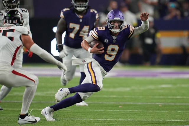 Wentz’s Cool Head Crushes Bengals as Vikings Run Riot