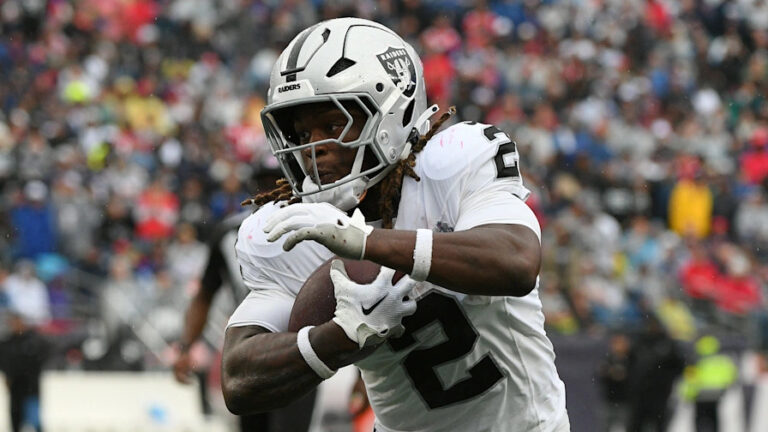 Vikings and Falcons Set for Thrilling Showdown: Key DFS Picks for Sunday Night Football