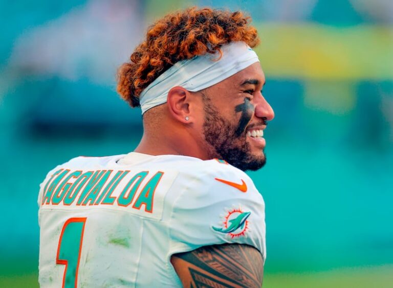 2025 NFL Quarterback Rankings: Who Reigns Supreme and Who Struggles?