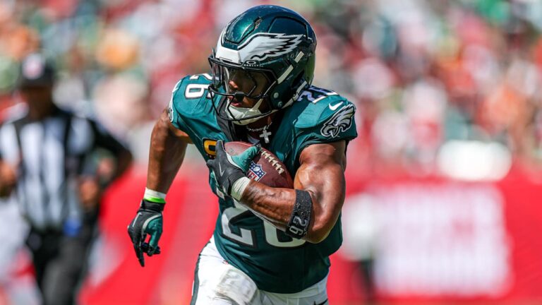 Two Teams Stand Tall After Week 4 as NFL Season Begins to Take Shape