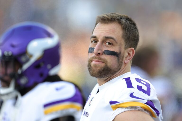 Jefferson Celebrates Thielen’s Return as Vikings Reignite Veteran Leadership
