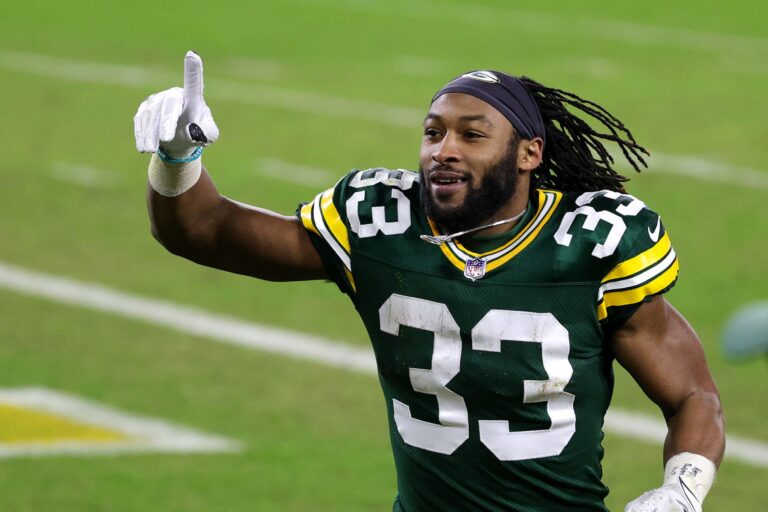 Fantasy Football Face-Off: Aaron Jones vs. Jordan Mason – Who Should You Start Against the Falcons?