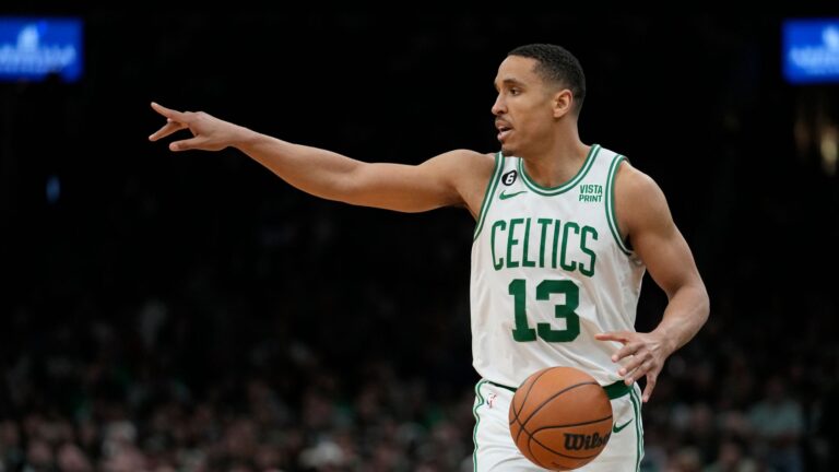 New York Knicks Strengthen Backcourt with Former Sixth Man of the Year Signing