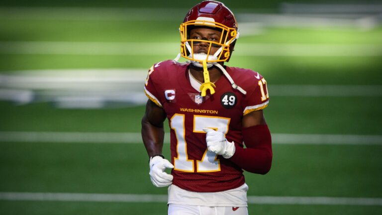 Big Gain, Bigger Concern: McLaurin Exits After 56-Yard Burst, Commanders Face Uncertainty