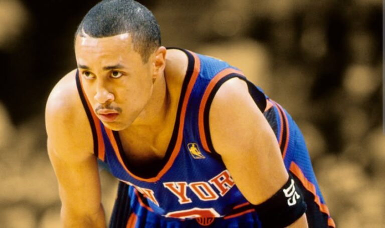 Starks Keeps 1993 Dunk Alive with Bold Home Painting