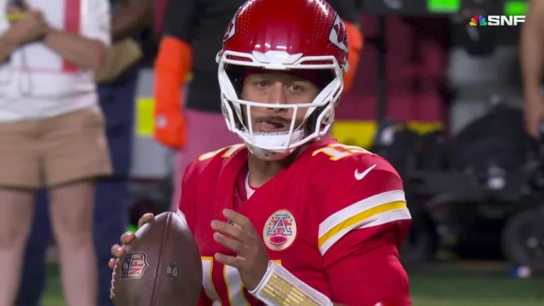 Mahomes dials up Worthy for Chiefs’ TD on SNF